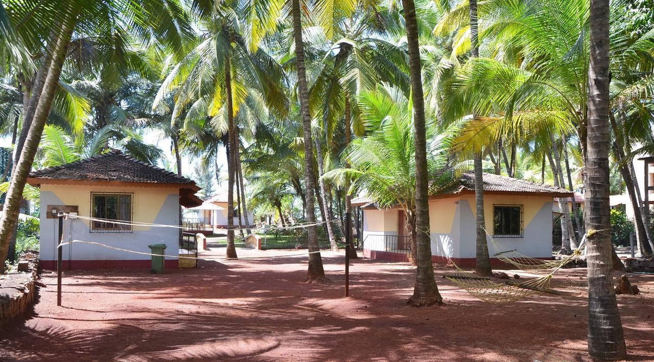 Pears Beach Resort Dāpoli Exterior foto