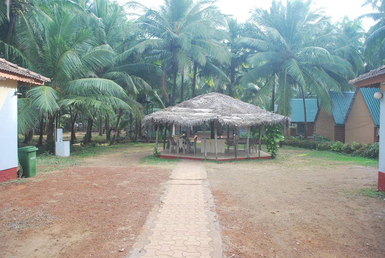 Pears Beach Resort Dāpoli Exterior foto