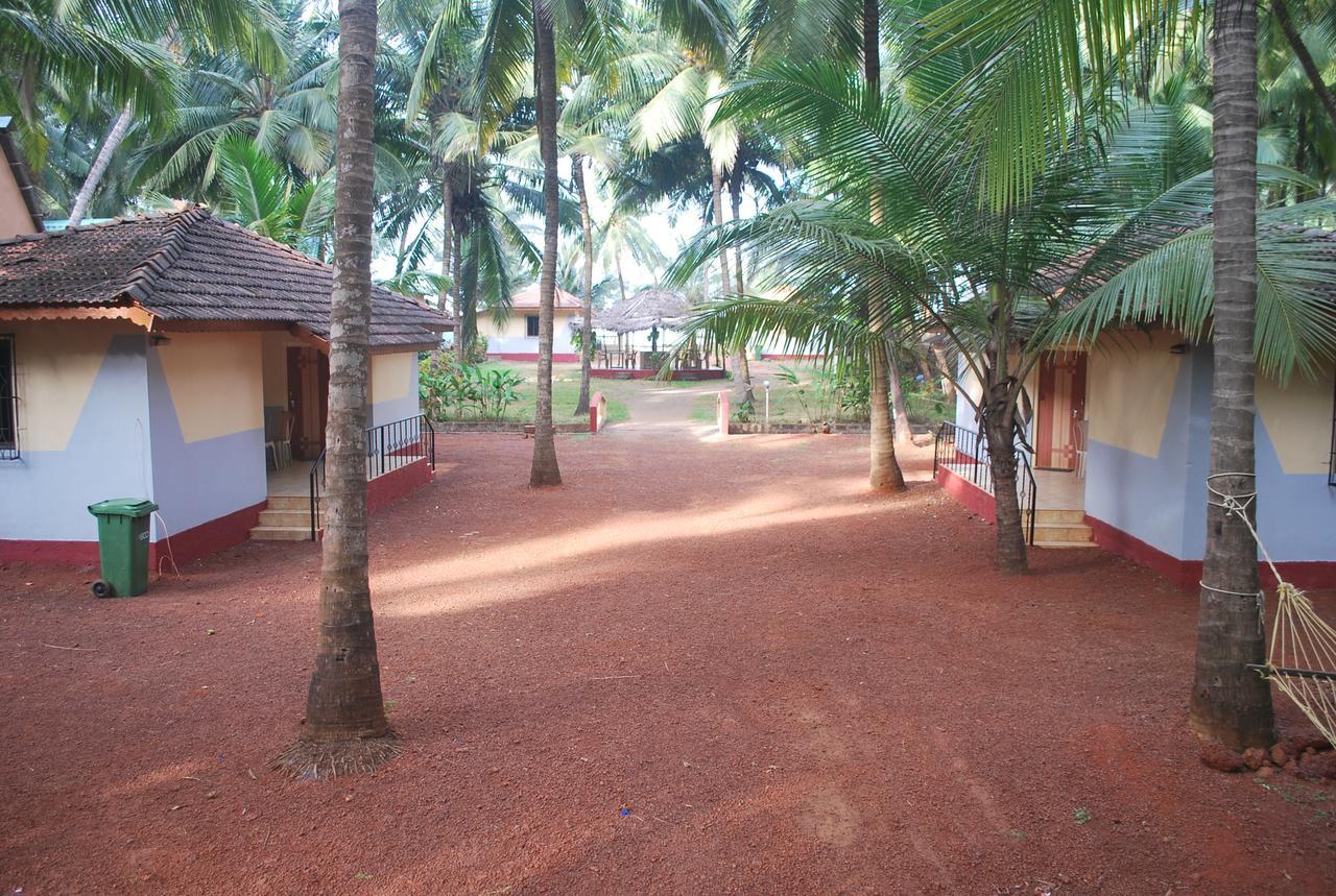 Pears Beach Resort Dāpoli Exterior foto
