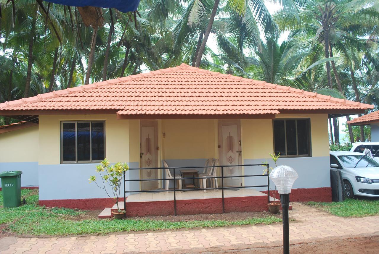 Pears Beach Resort Dāpoli Exterior foto